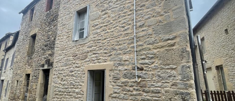 House 3 rooms of 55 m² in Saint-Saturnin-de-Lenne (12560)