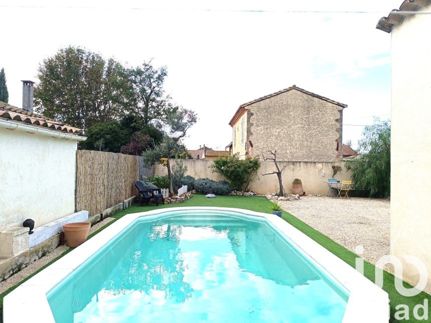 Traditional house 5 rooms of 110 m² in Arles (13280)