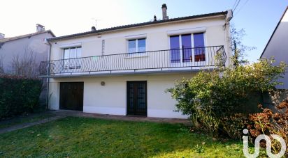 Traditional house 6 rooms of 120 m² in Pontault-Combault (77340)