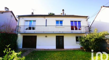 Traditional house 6 rooms of 120 m² in Pontault-Combault (77340)