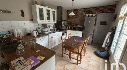 House 5 rooms of 102 m² in Fontaine-la-Guyon (28190)