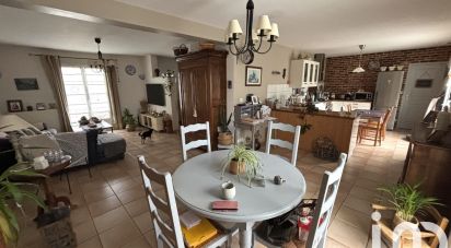 House 5 rooms of 102 m² in Fontaine-la-Guyon (28190)