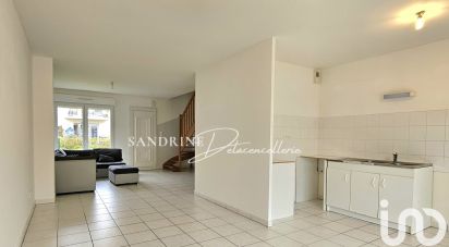 House 4 rooms of 77 m² in Le Pellerin (44640)