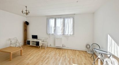 Appartement 3 pièces de 56 m² à Sainte-Geneviève-des-Bois (91700)