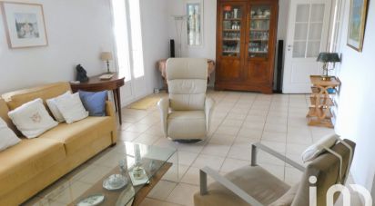 Traditional house 6 rooms of 160 m² in Pierrefeu-du-Var (83390)