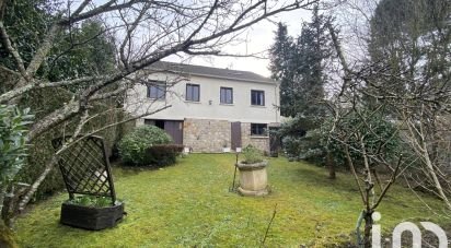 Traditional house 8 rooms of 190 m² in Villebon-sur-Yvette (91140)