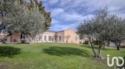 Traditional house 7 rooms of 180 m² in Sainte-Cécile-les-Vignes (84290)