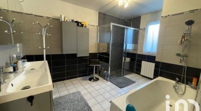 Maison 5 pièces de 138 m² à Chuisnes (28190)