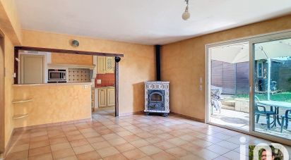 House 5 rooms of 105 m² in Villeneuve-le-Roi (94290)