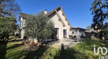 House 8 rooms of 250 m² in La Rochette (77000)