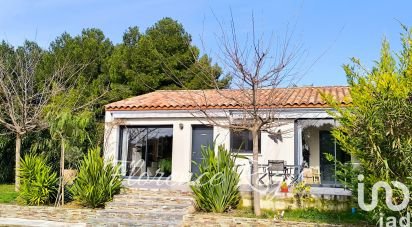 Traditional house 4 rooms of 88 m² in Mèze (34140)