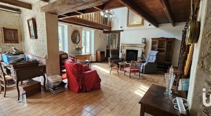 Traditional house 6 rooms of 222 m² in Virson (17290)