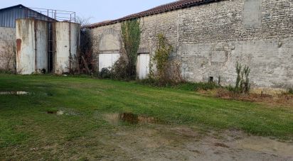 Barn conversion 5 rooms of 600 m² in Matha (17160)