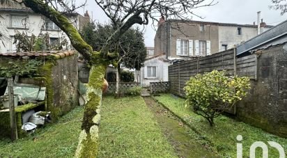 Traditional house 5 rooms of 75 m² in Rezé (44400)