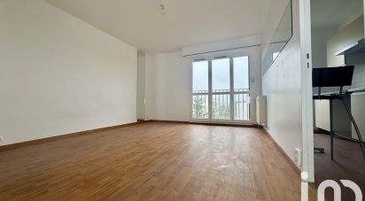 Studio 1 room of 29 m² in Les Ulis (91940)