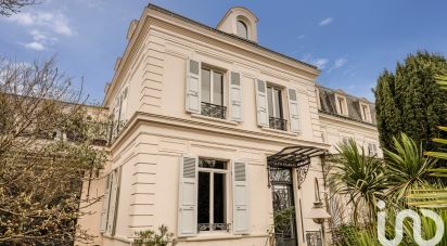 Castle 12 rooms of 255 m² in Longjumeau (91160)