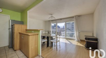 Apartment 3 rooms of 69 m² in Annecy (74000)