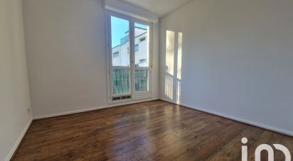 Apartment 4 rooms of 76 m² in Pau (64000)