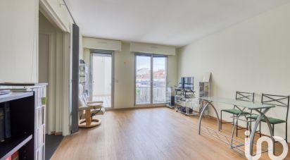 Apartment 2 rooms of 49 m² in Montrouge (92120)