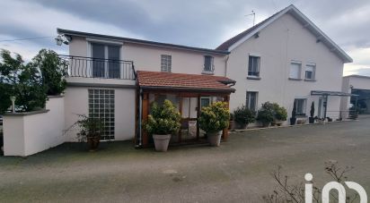 Maison 10 pièces de 270 m² à Parigny (42120)