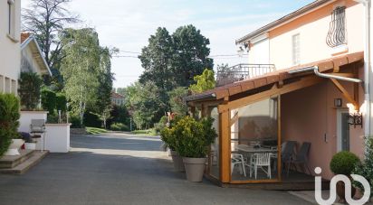 Maison 10 pièces de 270 m² à Parigny (42120)