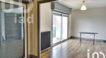 Apartment 3 rooms of 66 m² in Soyaux (16800)