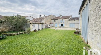 Maison 4 pièces de 90 m² à Roullet-Saint-Estèphe (16440)