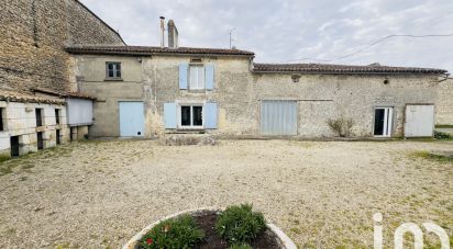 Maison 4 pièces de 90 m² à Roullet-Saint-Estèphe (16440)