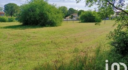 Land of 800 m² in Carpentras (84200)