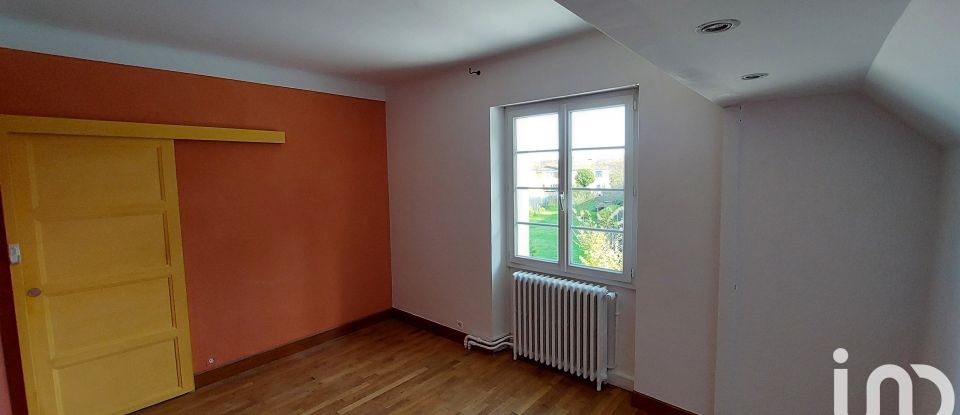 Maison traditionnelle 8 pièces de 190 m² à Châteauroux (36000)