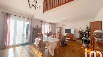 Traditional house 8 rooms of 153 m² in Les Mureaux (78130)