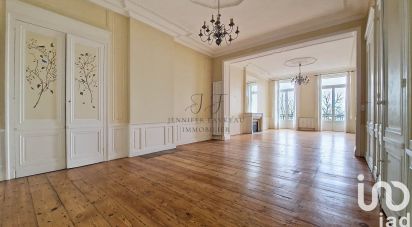 Apartment 5 rooms of 149 m² in Bordeaux (33000)