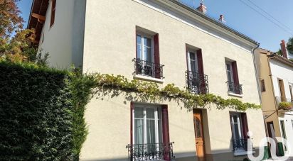 Town house 8 rooms of 213 m² in Quincy-Voisins (77860)