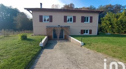 Maison 9 pièces de 227 m² à Geloux (40090)