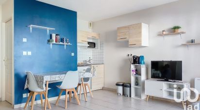 Apartment 1 room of 27 m² in La Rochelle (17000)