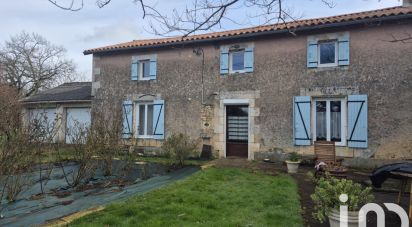 House 4 rooms of 98 m² in Saint-Sauvant (86600)