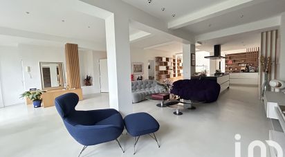 Apartment 5 rooms of 212 m² in Paris (75020)