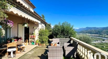 House 8 rooms of 241 m² in Saint-Laurent-du-Var (06700)