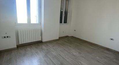 Apartment 3 rooms of 65 m² in Marseille (13003)