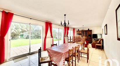 Traditional house 7 rooms of 150 m² in Guilvinec (29730)