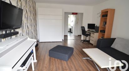 Studio 1 room of 38 m² in Poissy (78300)