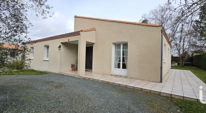 House 6 rooms of 113 m² in Essarts en Bocage (85140)