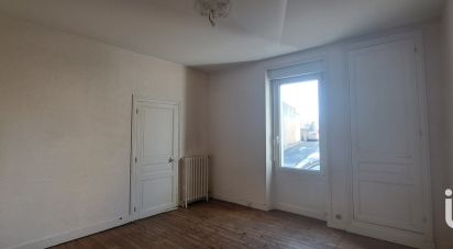 Townhouse 6 rooms of 116 m² in Thouars (79100)