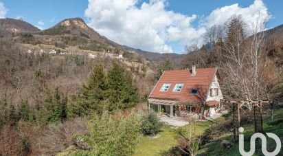 Maison 8 pièces de 210 m² à Quaix-en-Chartreuse (38950)