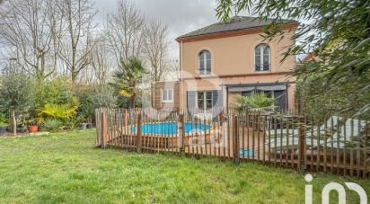 House 6 rooms of 101 m² in Bailly-Romainvilliers (77700)