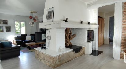 Traditional house 8 rooms of 186 m² in Saint-Denis-d'Aclon (76860)