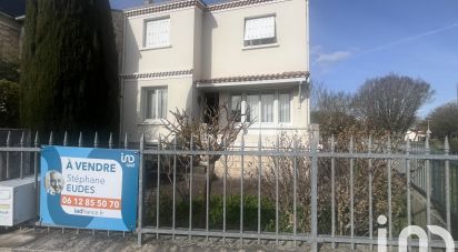 House 5 rooms of 111 m² in La Rochelle (17000)