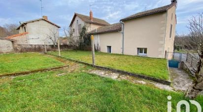 House 4 rooms of 69 m² in Lessac (16500)