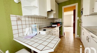 Apartment 3 rooms of 75 m² in La Rochelle (17000)