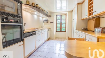 House 8 rooms of 210 m² in Palaiseau (91120)